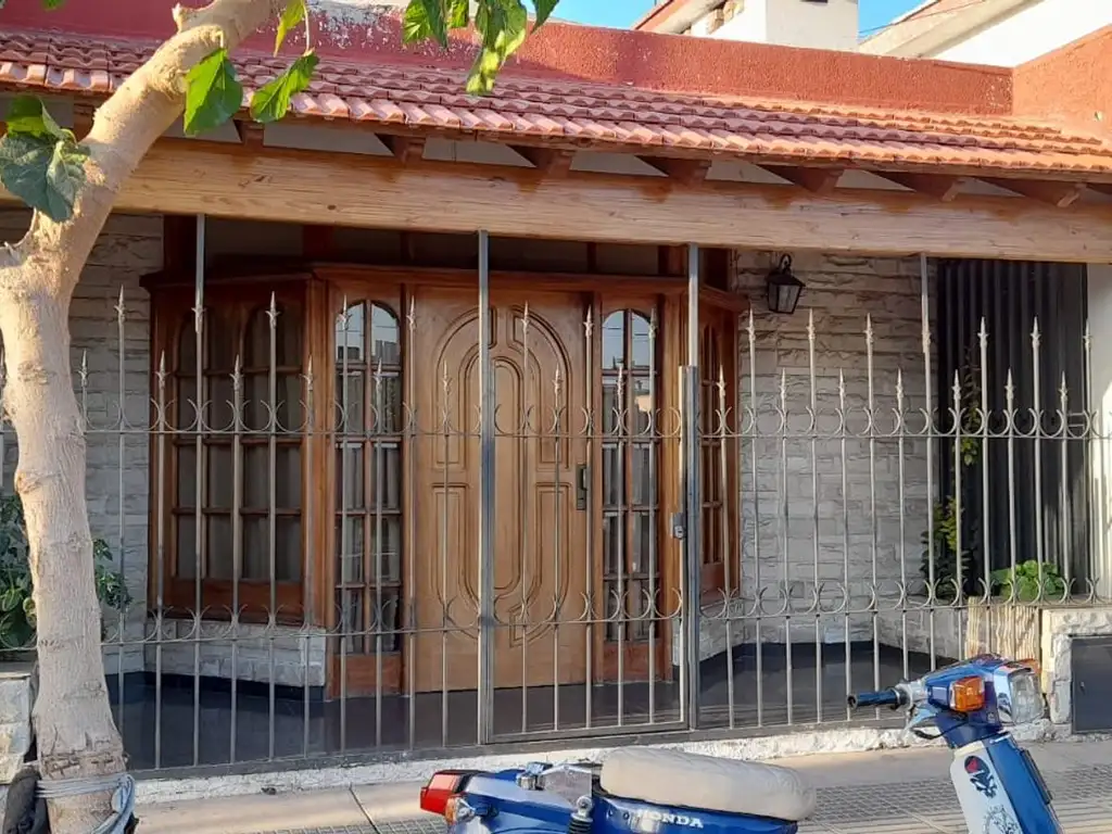 VENTA CASA CARRIL GODOY CRUZ -GUAYMALLEN