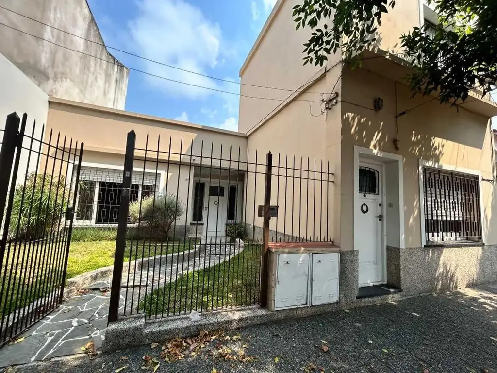 Casa multifamiliar en venta - Don Bosco