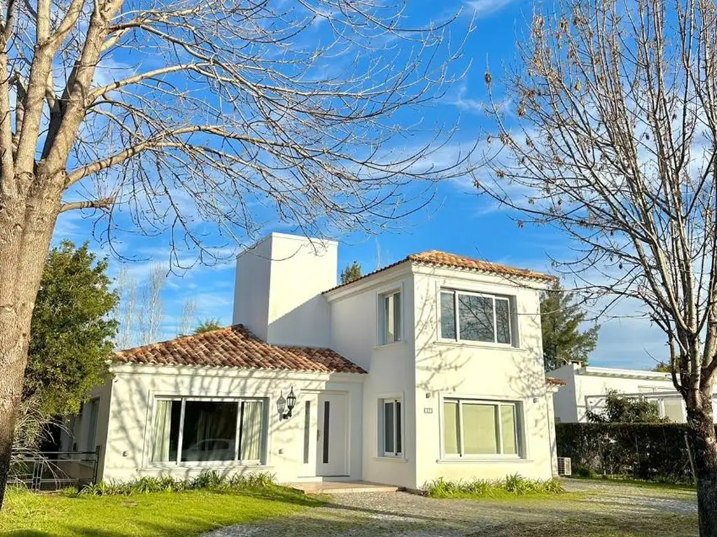 Casa  venta en Barrancas de Iraola