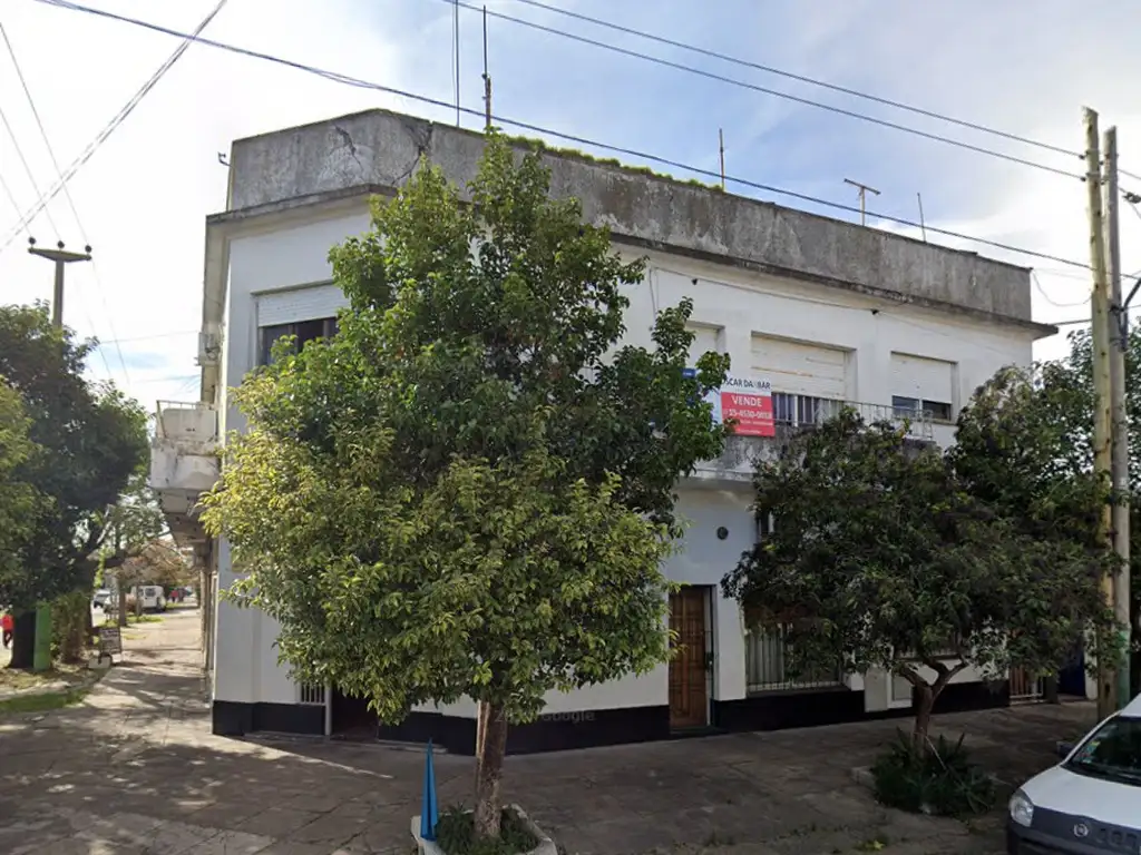 Venta en bloque. Departamento con local y lote - Esquina Granaderos y Plumerillos