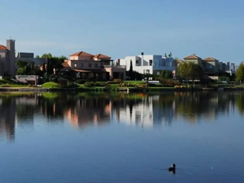 Lote al lago en venta en Santa Barbara