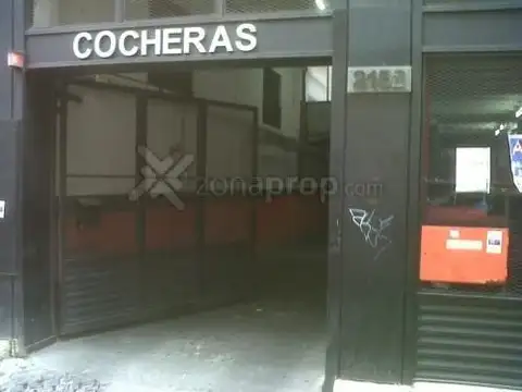 Cochera Muy Grande. Zona Congreso. Para Auto y Moto