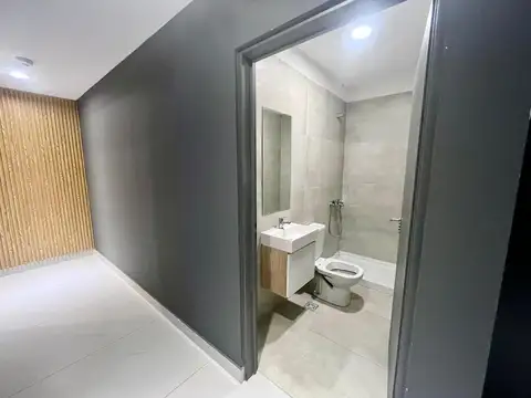 Local en Venta Via Púb.