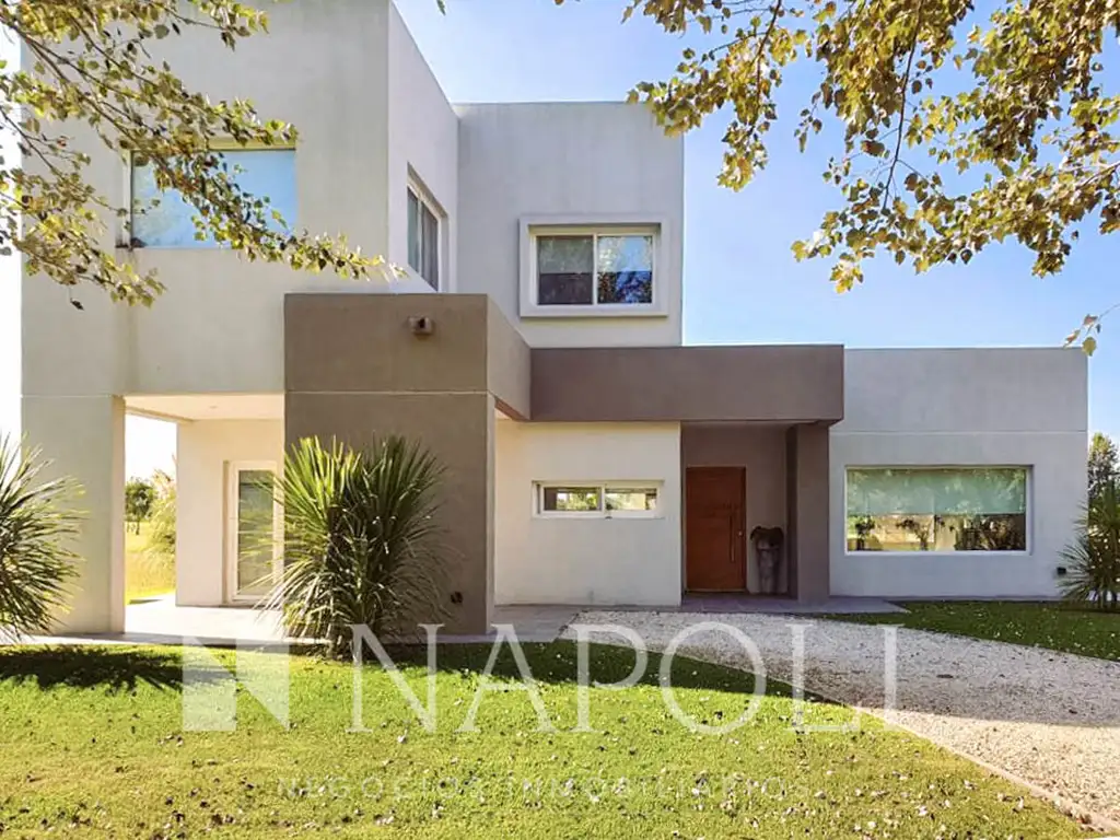 Casa en Venta, en Haras del Sur II