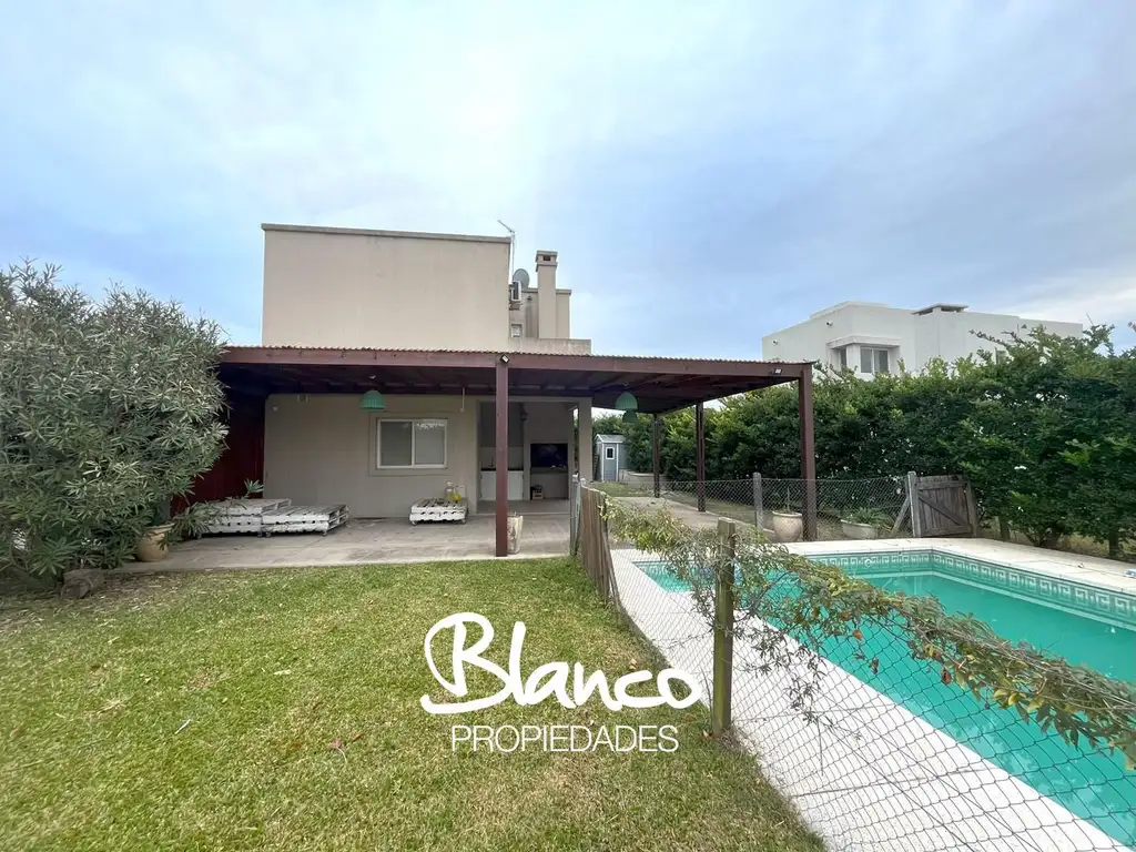 Casa  en Venta en San Alfonso, Pilar del Este, Pilar