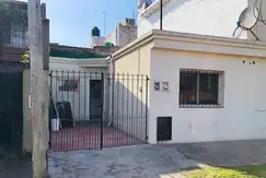 Departamento en venta 2 ambientes con patio y cochera. 