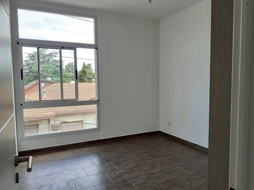 Venta departamento 2 amb Berazategui