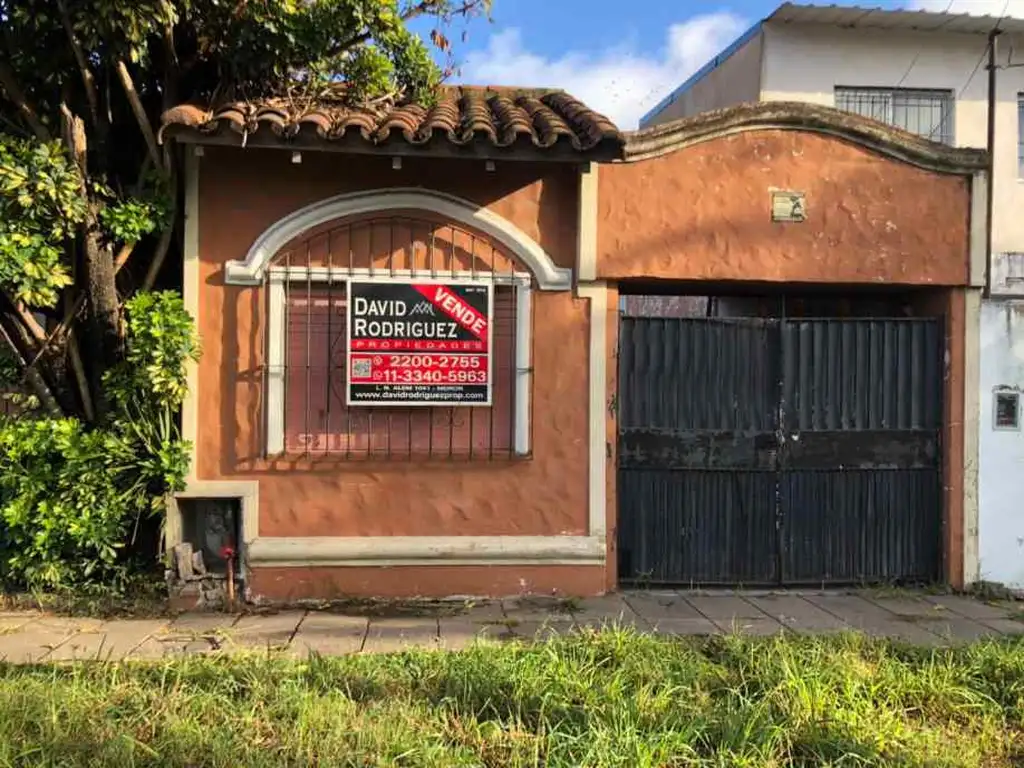 CASA PH EN VENTA DE 3 AMBIENTES A REFACCIONAR