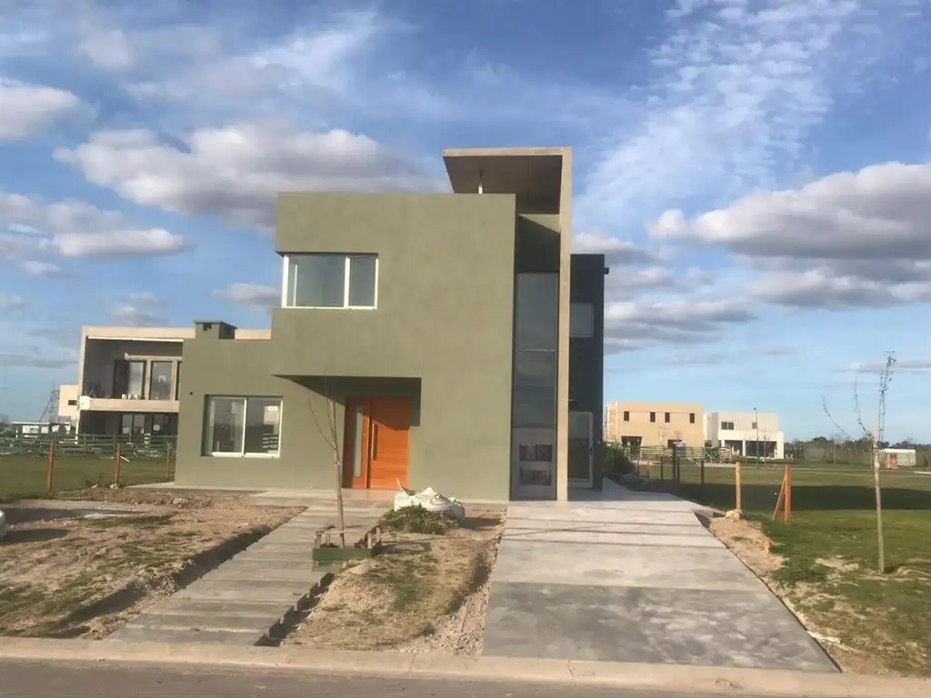 PUERTOS DEL LAGO - OPORTUNIDAD CASA 5 Amb. con PILETA