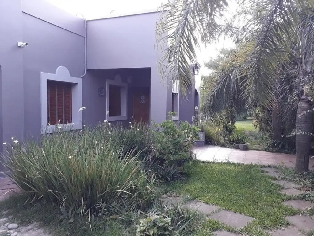 480 Y 148: CASA EN VENTA