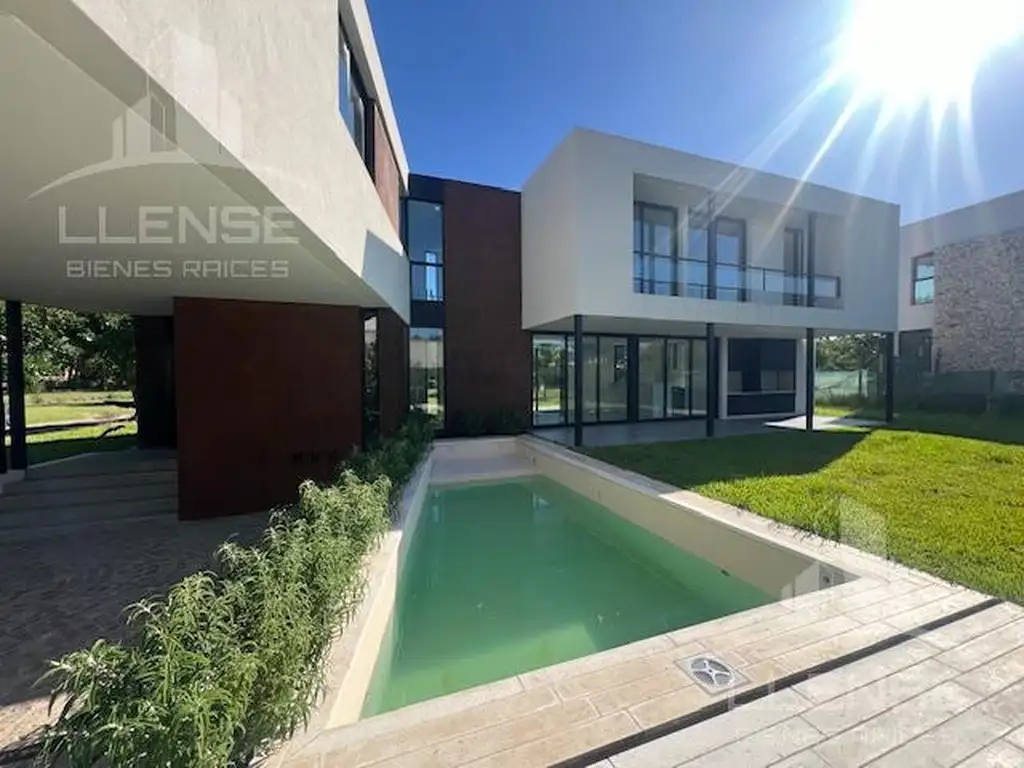 Casa 5 ambientes con piscina en  venta y alquiler  - Fincas de Hudson