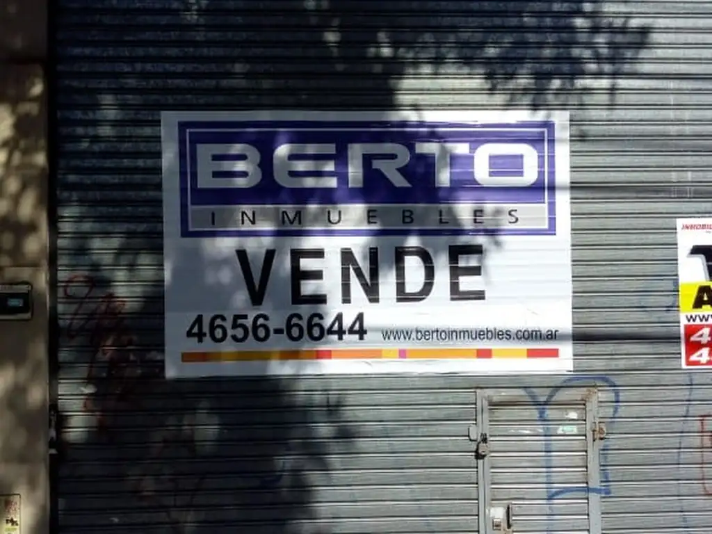 *2 LOCALES EN VENTA 1 DE 5,80 X 19  Y OTRO DE 4,12 X 10 X 40 AMBOS CON ENTREPISO