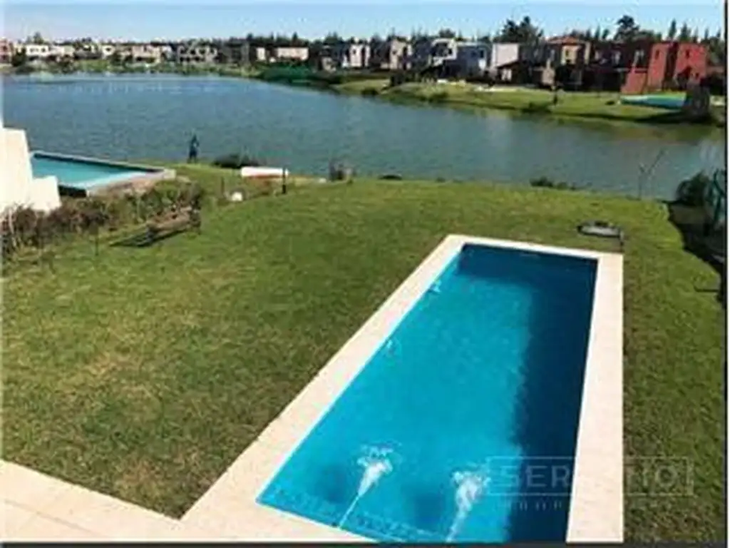 Casa al lago, amueblada. 4 dorm. 2 suite, 5 baños. venta con Renta. La Comarca. Tigre