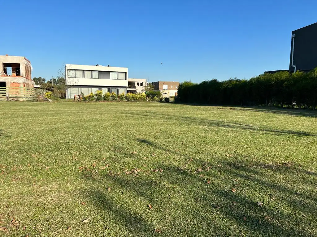 LOTE VENTA 595 M2 INTERNO FRENTE AL LAGO - PUERTOS, ACACIAS