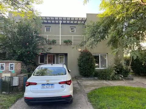 HERMOSA CASA EN 2 PLANTAS JARDIN PILETA PARRILLA AMOBLADA 