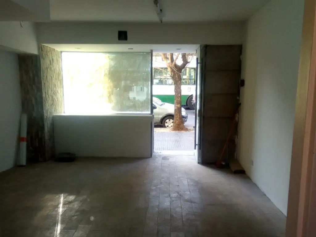 EXCELENTE LOCAL comercial de 40m2- Honorio Pueyrredon al 1100, Caballito