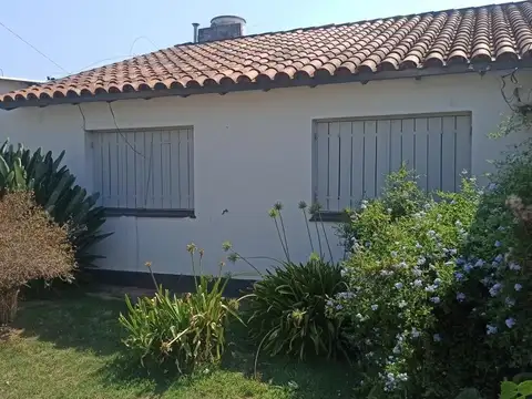 Casa en venta - 4 Dormitorios 3 Baños 1 Cochera - 456Mts2 - Pergamino