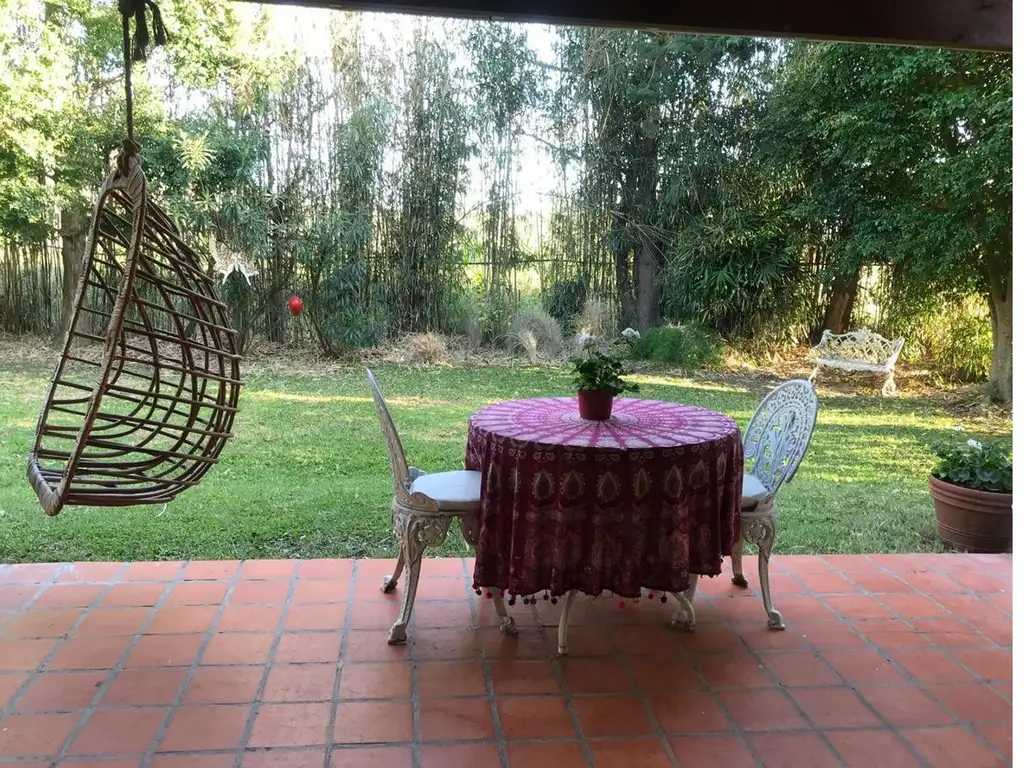 Casa en Alquiler con cochera