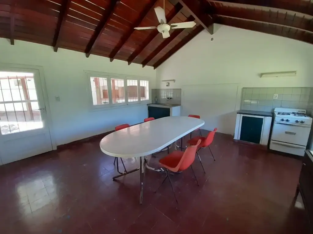 Casa en venta - 1 Dormitorio 2 Baños - 1.956Mts2 - Carmen de Areco