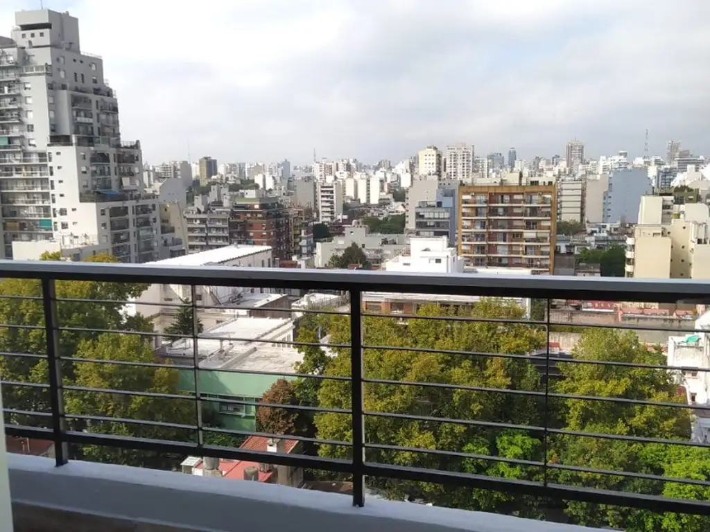 FLORES HERMOSO  DOS AMBIENTES EN DUPLEX CON BALCON Y TERRAZA PROPIA AL CONTRAFRENTE