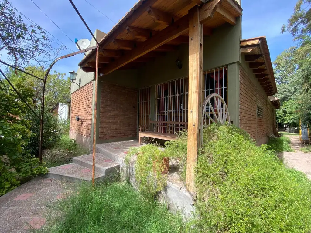 CASA EN VENTA EN BERMEJO, A MTS. DE CARRIL MATHUS HOYOS