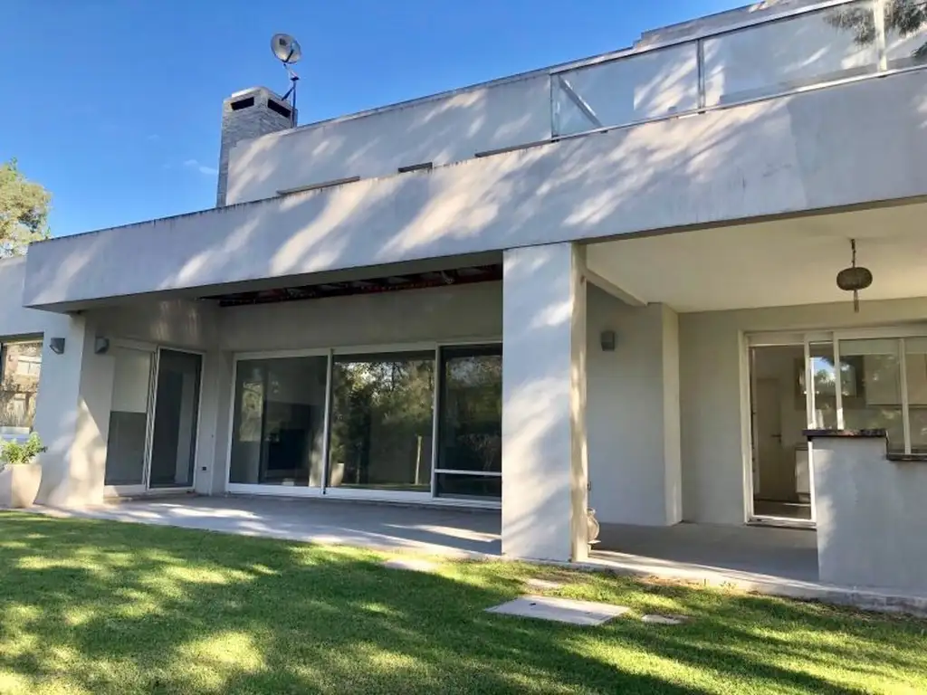 (RND-RND-189) VENTA CASA SAN NICOLAS 4 DORMITORIOS ESTAR GALERIA