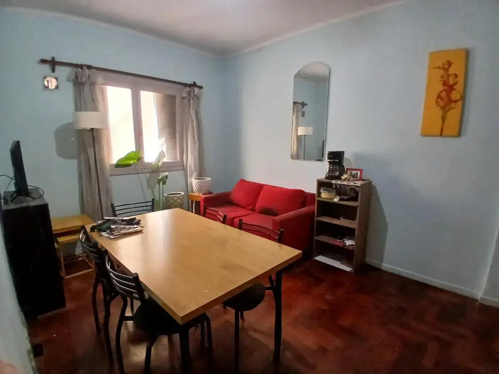 DEPARTAMENTO EN VENTA 3 AMB INTERNO BARRACAS FRENTE E PLAZA COLOMBIA