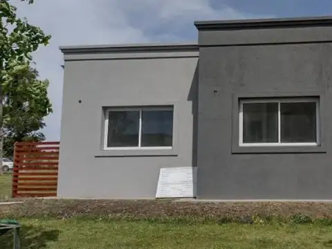 Ricordi Negocios Inmobiliarios, Casa Santa Elena, Pilar del este!. - Foto 0