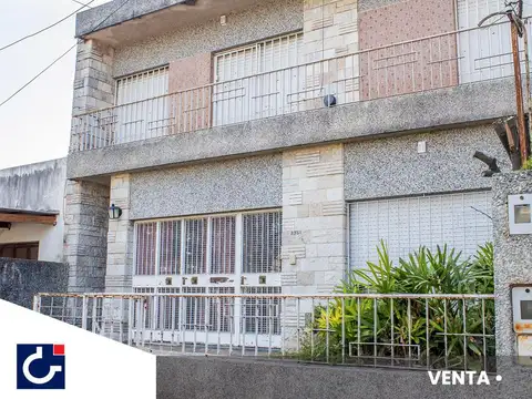 Casa en venta en Maza al 2300 - Alberdi - Adinco