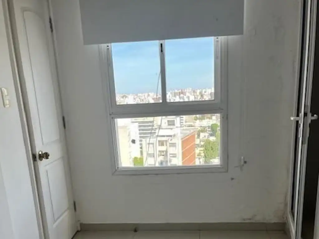 Apartamento en alquiler de 4 dormitorios c/ cochera en Pocitos