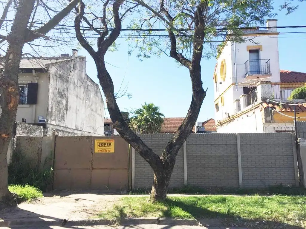 LOTE DE 352m2 -  EN ZONA Rmb2