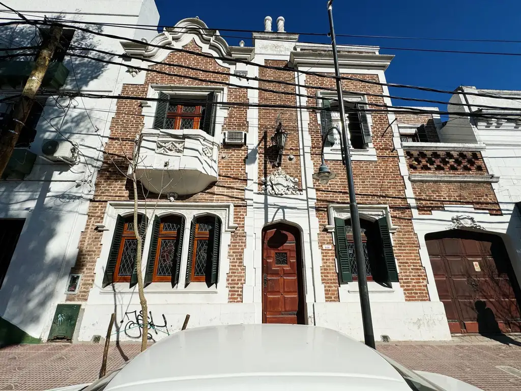 Casa a la venta en San Fernando centro, impecable estado.