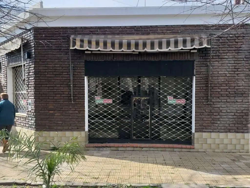 Casa  y Locales en Haedo Sur Barrio Guemes