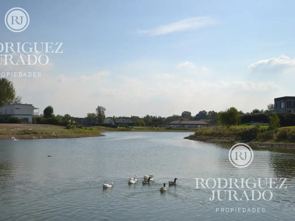 Lote a la Laguna abierta con el mejor espejo de agua