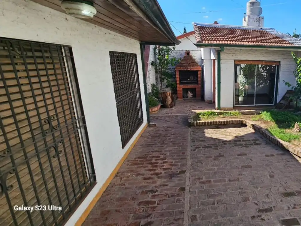 Casa - Venta - Argentina, Quilmes - 383 3200