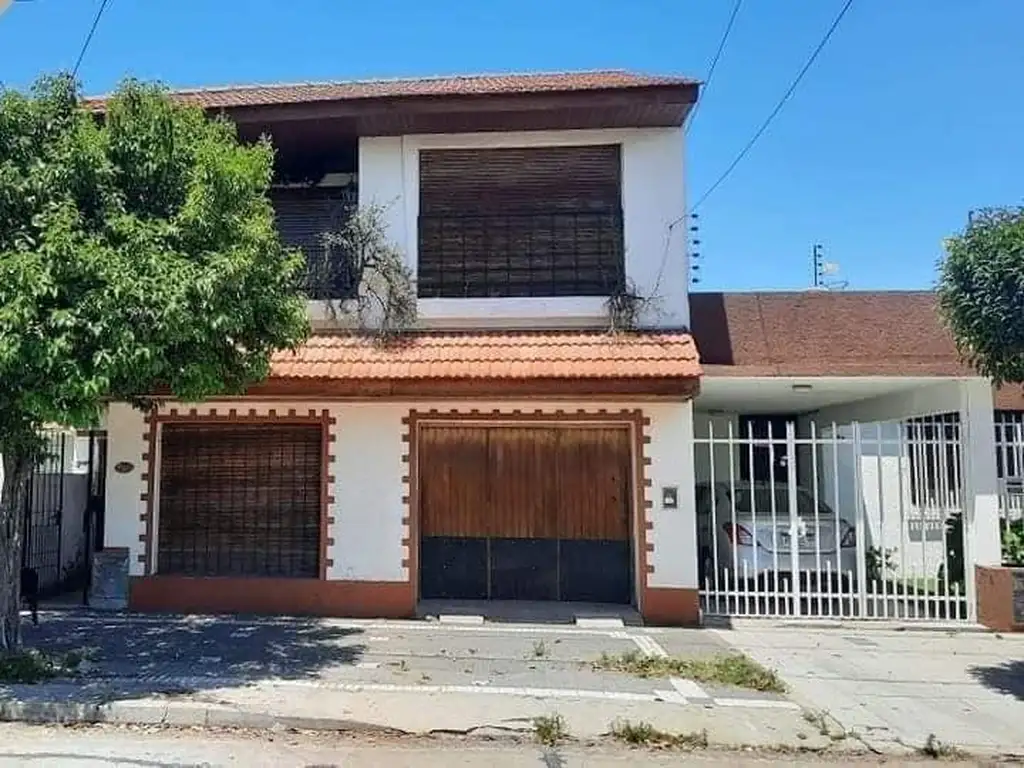 CASA EN DOS PLANTAS