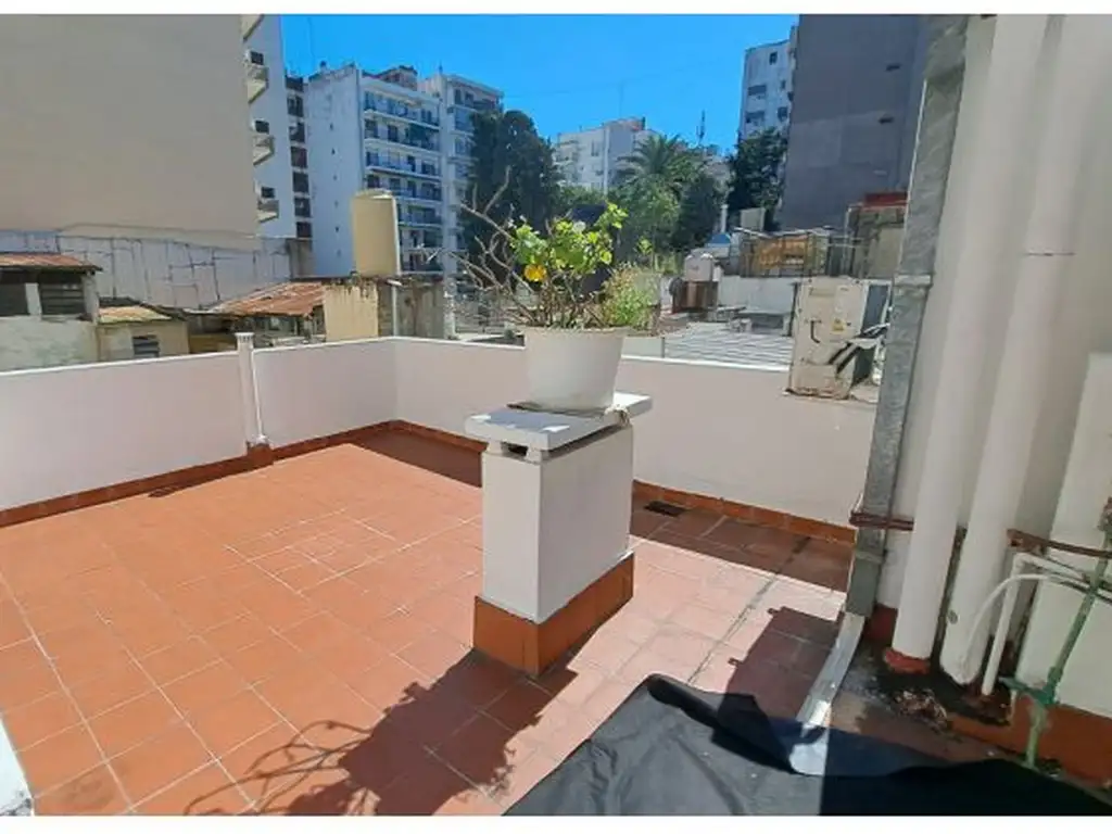 Dpto. Tipo Casa de 3 ambientes con Terraza y Quincho - Mansilla 3000 - Barrio Norte - Capital F...