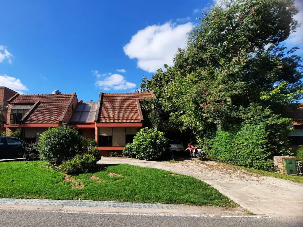 Casa en Los Horneros Club de Campo