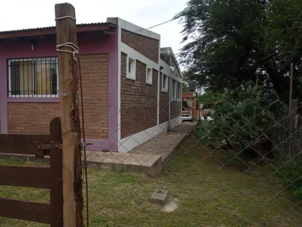 Casa en venta - 6 Dormitorios 2 Baños - Cocheras - 890Mts2 - Tanti, Córdoba