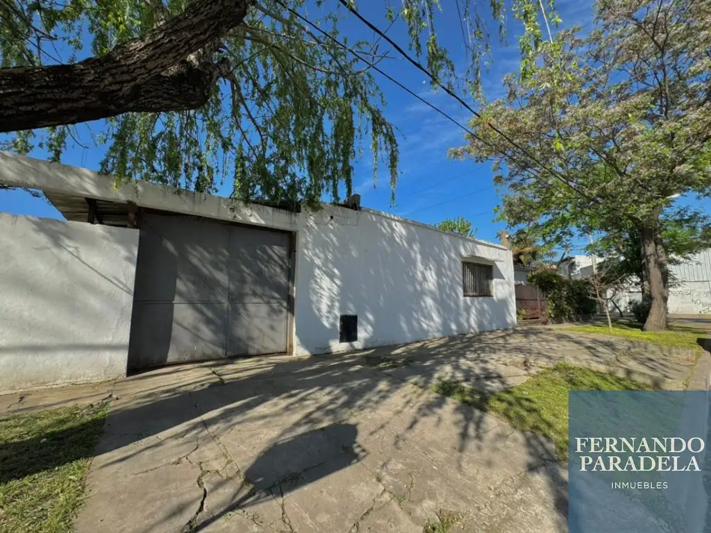 Casa en venta de 3 dormitorios c/ cochera en Villa Gobernador Udaondo