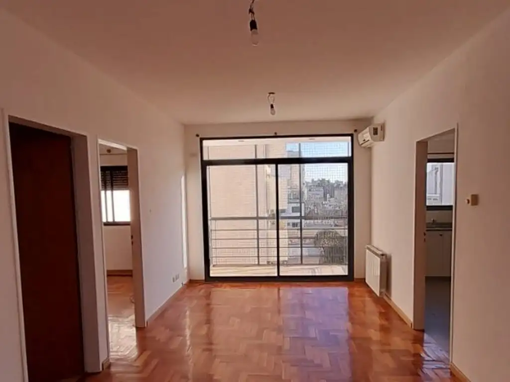 2 ambientes 49 m2 semipiso cocina y lavaderos indep.exc estado contrafrente