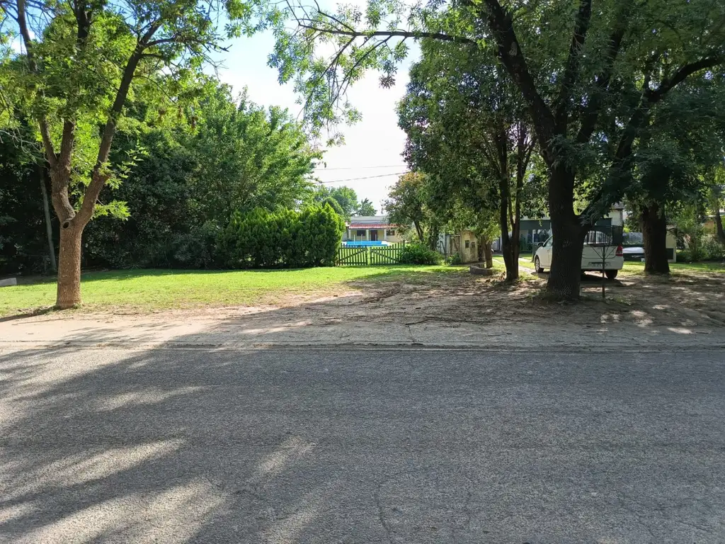 Casaquinta a pocas cuadras del centro