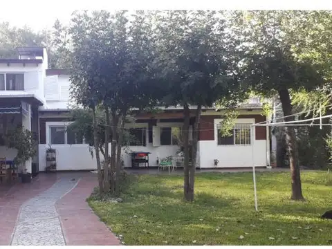 Casa en Andino, 4 dormitorios. Terreno de 900 m2