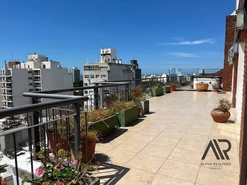 Penthouse En Pocitos 3 Dormitorios En Suite + Servicio Completo