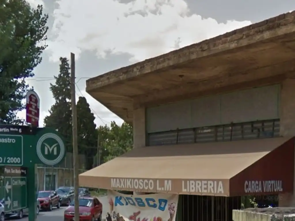 TRES LOCALES COMERCIALES CON PLANOS APROBADOS PARA CONSTRUIR DEPTO EN PLANTA ALTA