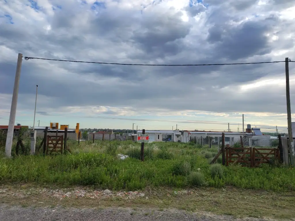 Terreno en Tierra Alta cercado con tranquera