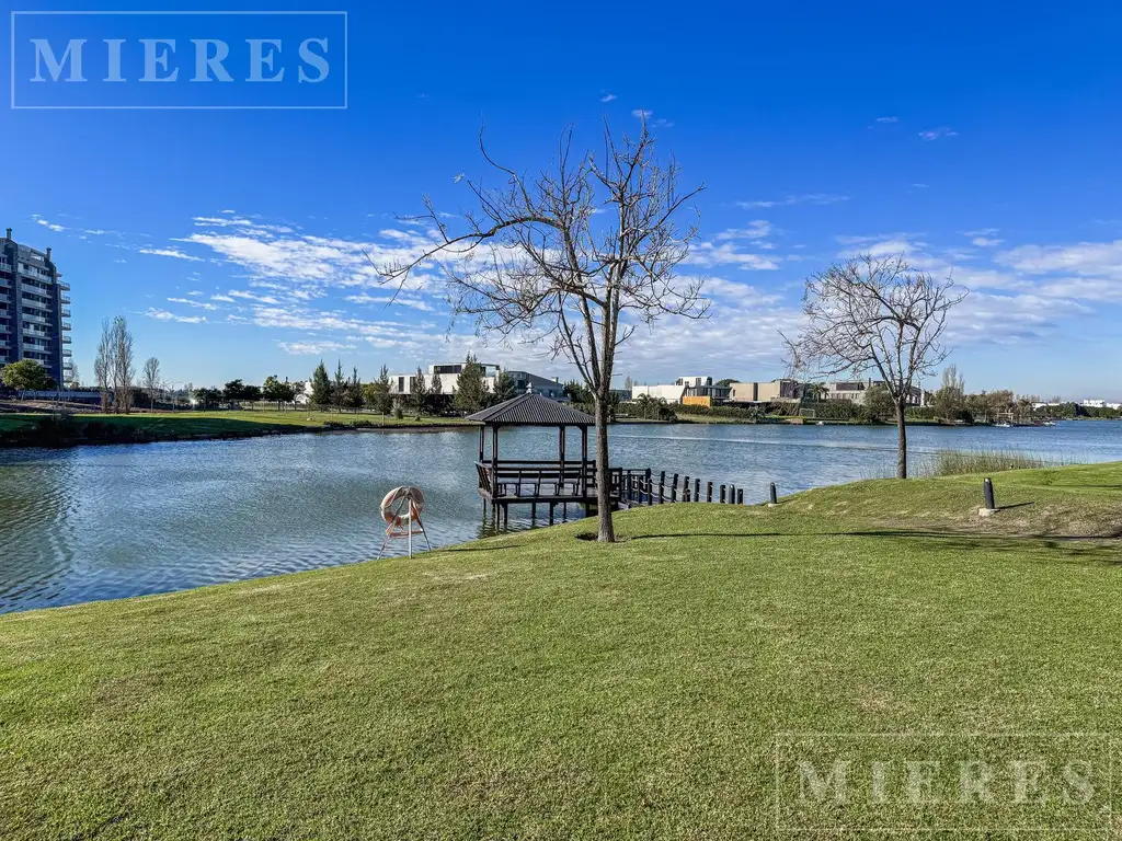 Departamento de 2 ambientes con jardin en venta en El faro, Nordelta.