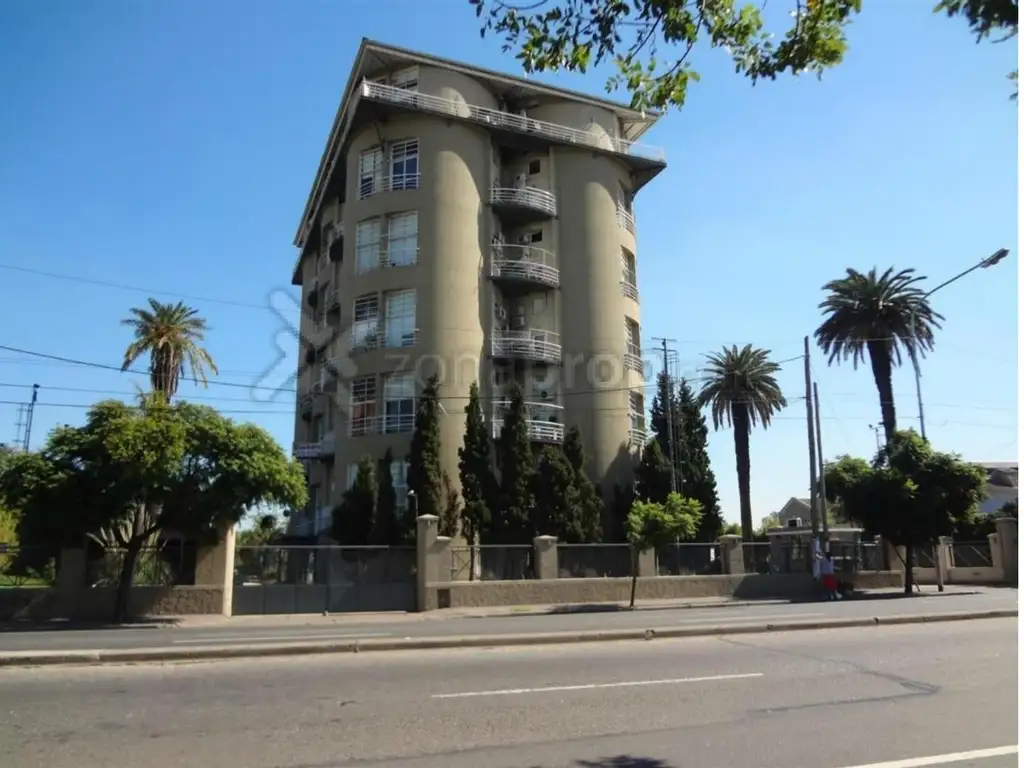 DEPARTAMENTO EN VENTA - AV. H. IRIGOYEN AL 1600, AVELLANEDA