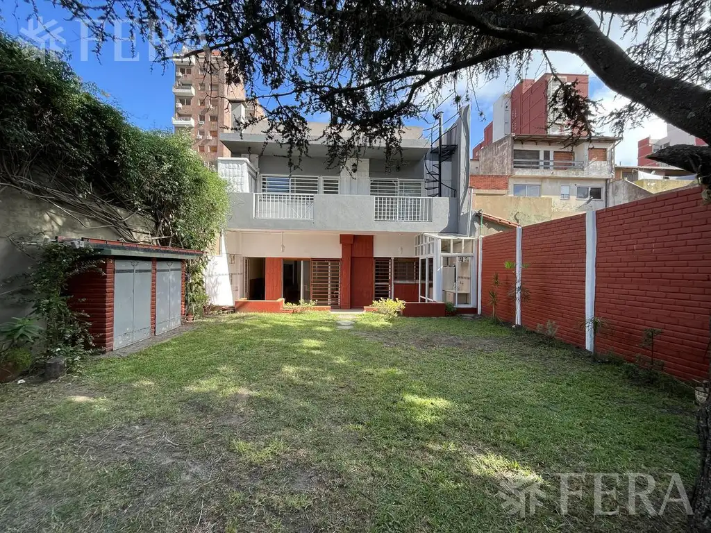 Venta PH 3 ambientes con fondo libre en Wilde (30881)