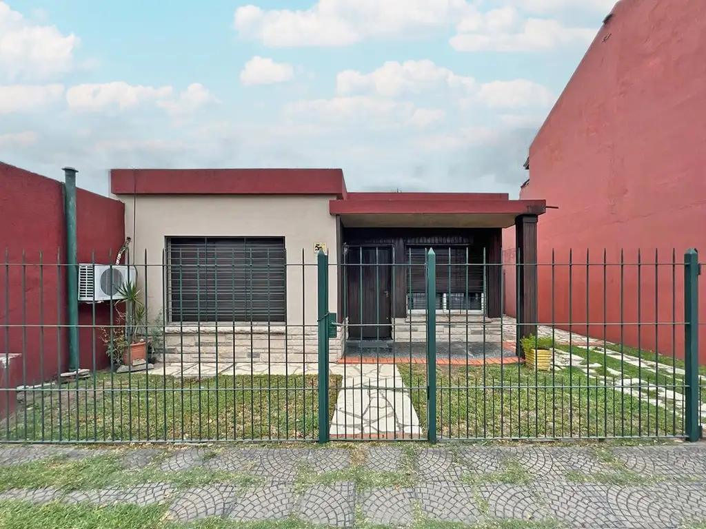 CASA - 3 AMBIENTES  - MERLO SUR